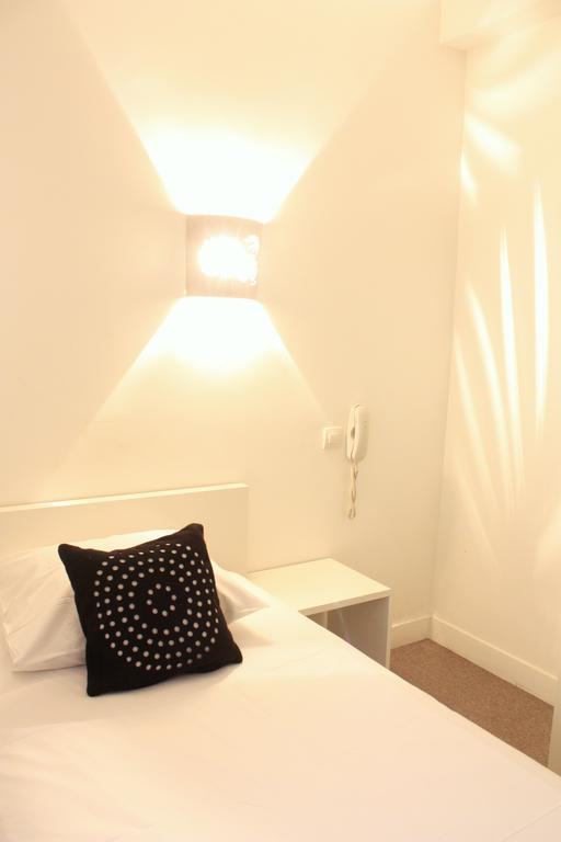 Hotel Petit Bastille Aulnay-sous-Bois Kültér fotó